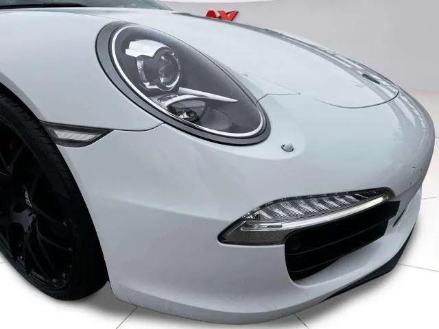 Porsche 911 photo 11