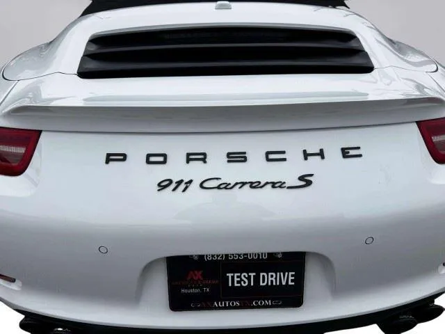 Porsche 911 photo 17
