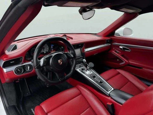 Porsche 911 photo 24