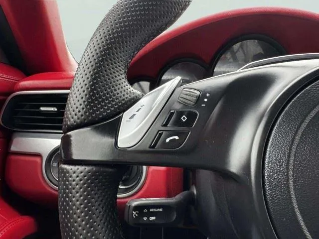 Porsche 911 photo 30