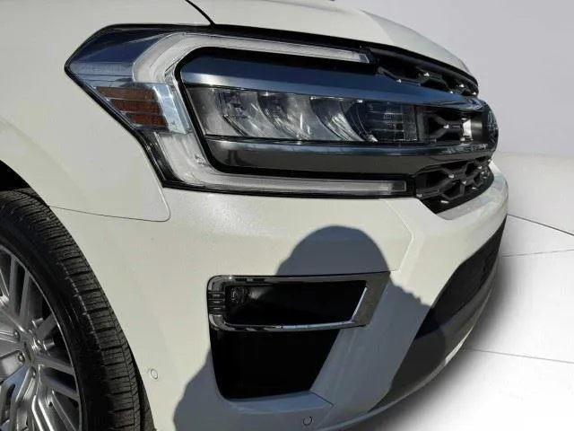 Ford Expedition photo 12