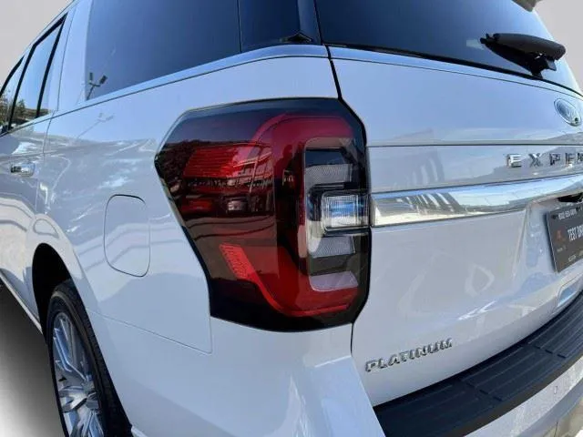 Ford Expedition photo 17