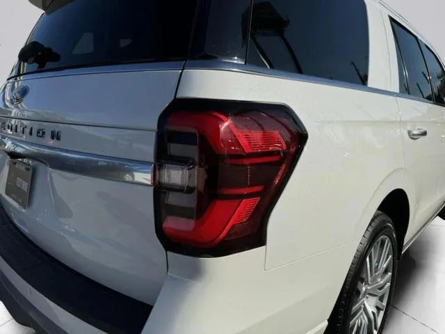 Ford Expedition photo 18