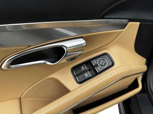 Porsche 911 photo 24