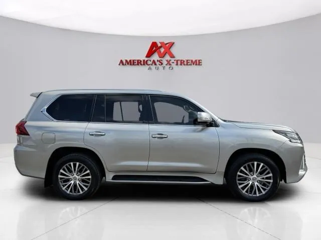 Lexus LX photo 9