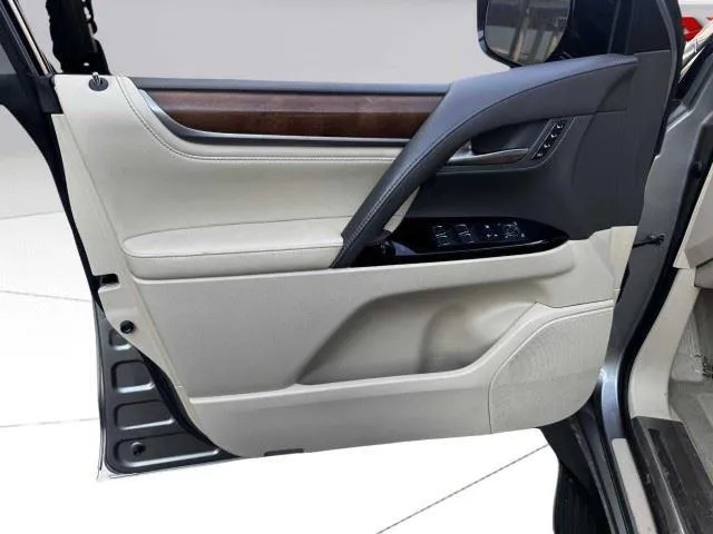 Lexus LX photo 47
