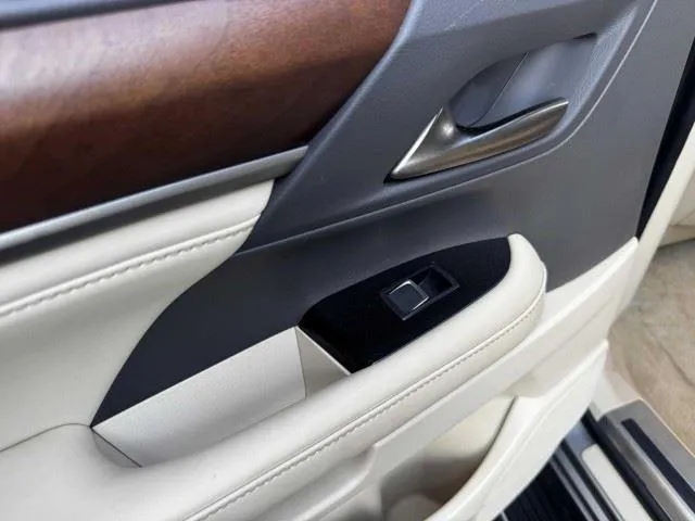 Lexus LX photo 50