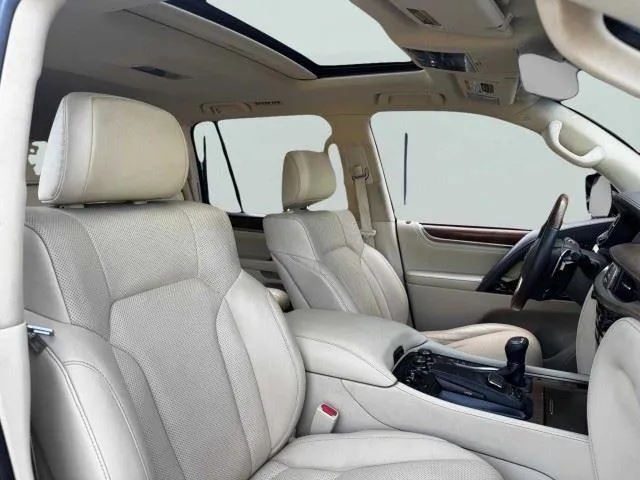 Lexus LX photo 59