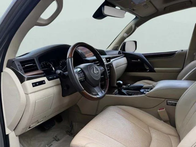 Lexus LX photo 12