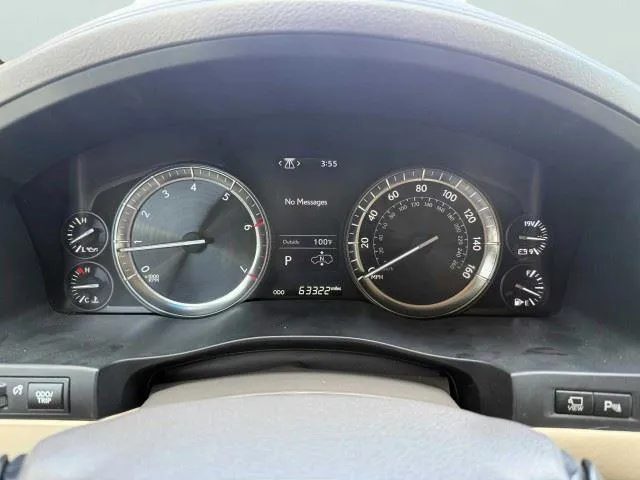 Lexus LX photo 16