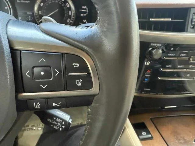 Lexus LX photo 20
