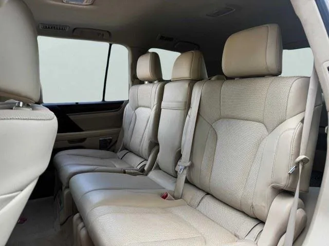 Lexus LX photo 26
