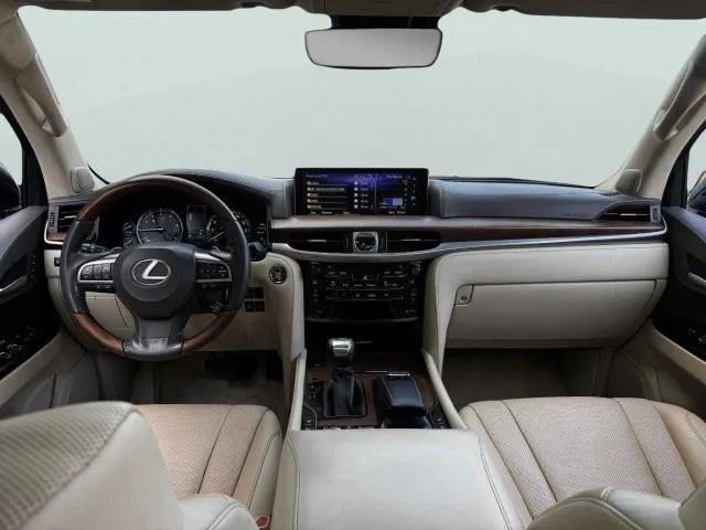 Lexus LX photo 31