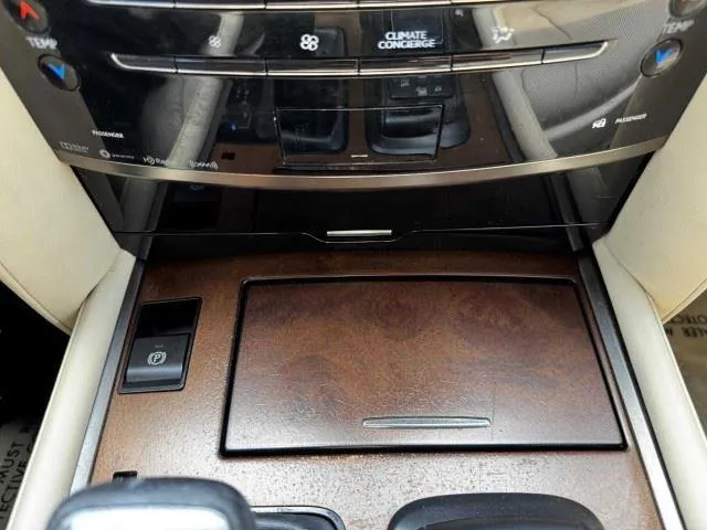 Lexus LX photo 33