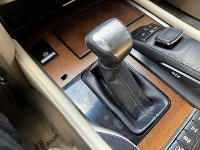 Lexus LX photo 34