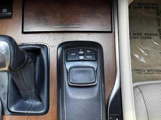 Lexus LX photo 35