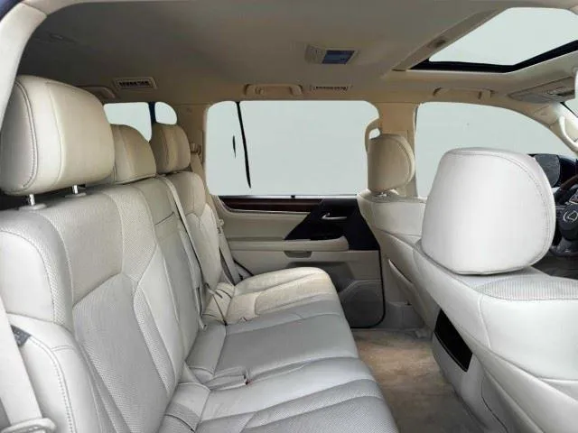 Lexus LX photo 39
