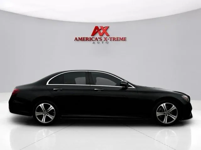 Mercedes-Benz E-Class photo 7