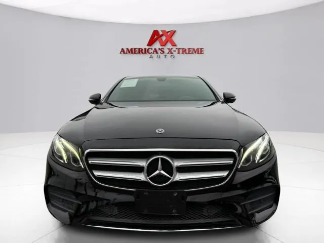 Mercedes-Benz E-Class photo 9