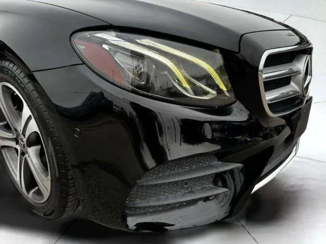 Mercedes-Benz E-Class photo 11