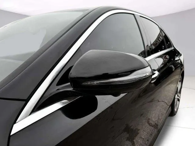 Mercedes-Benz E-Class photo 14