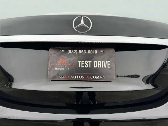 Mercedes-Benz E-Class photo 17