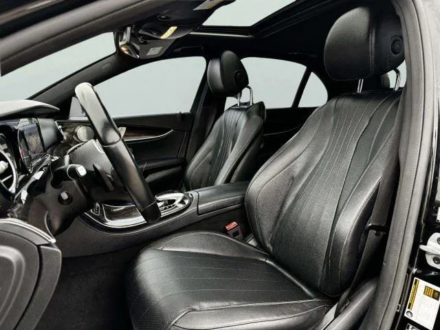 Mercedes-Benz E-Class photo 20