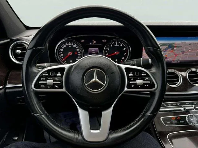Mercedes-Benz E-Class photo 28