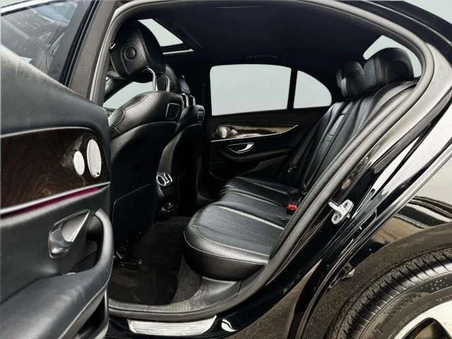 Mercedes-Benz E-Class photo 34