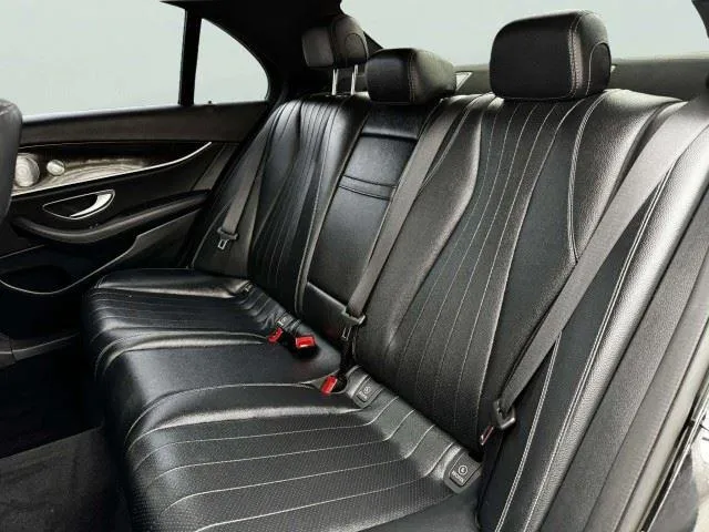 Mercedes-Benz E-Class photo 36