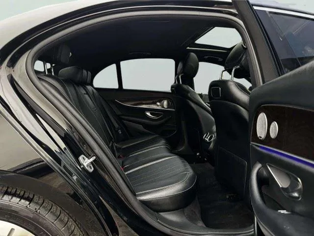 Mercedes-Benz E-Class photo 42