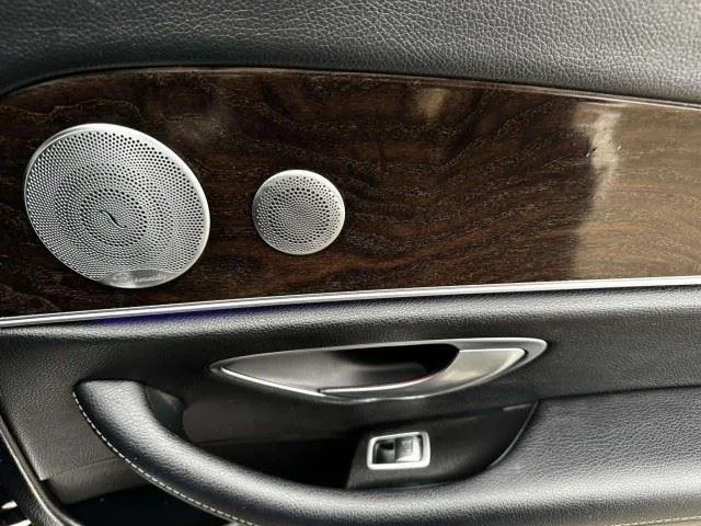 Mercedes-Benz E-Class photo 43