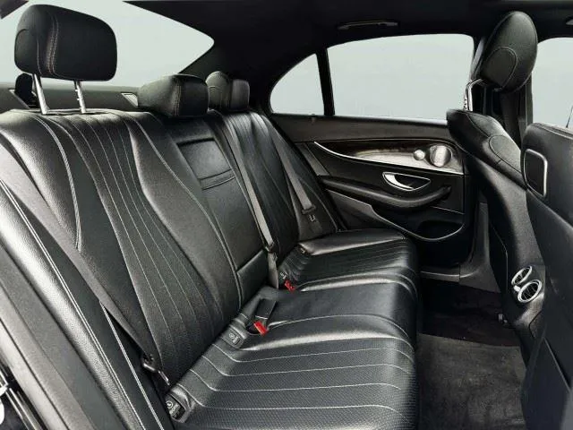 Mercedes-Benz E-Class photo 44
