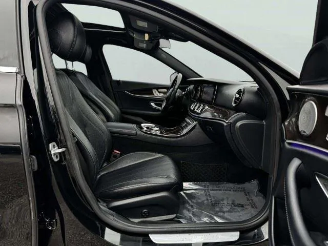 Mercedes-Benz E-Class photo 46