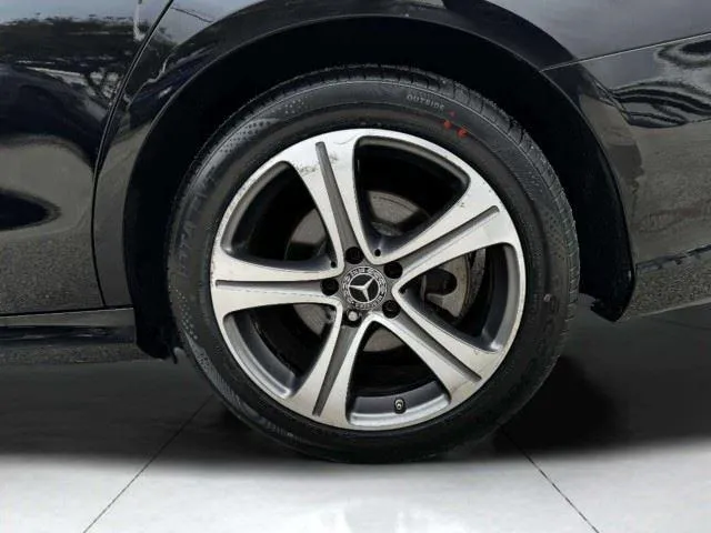 Mercedes-Benz E-Class photo 54
