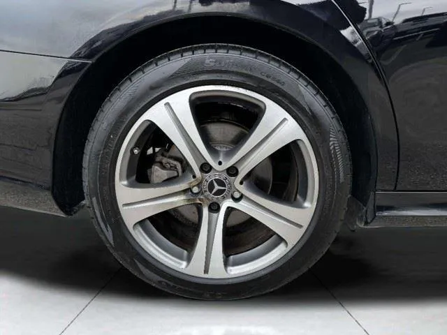 Mercedes-Benz E-Class photo 55