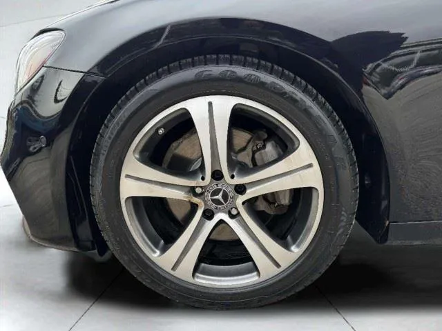 Mercedes-Benz E-Class photo 57