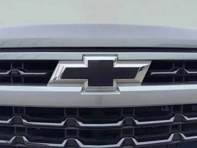 Chevrolet Silverado photo 15