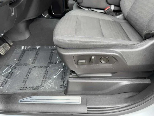 Chevrolet Silverado photo 24