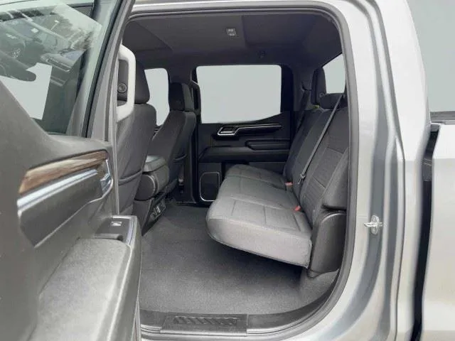Chevrolet Silverado photo 38