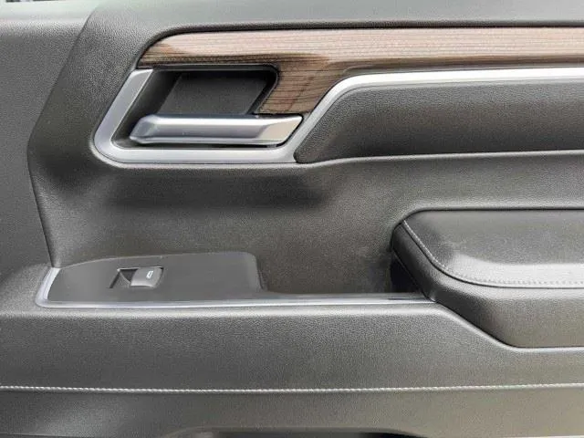 Chevrolet Silverado photo 46