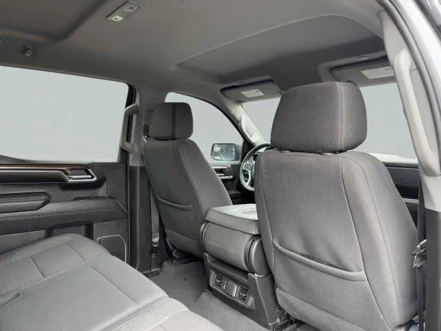 Chevrolet Silverado photo 48