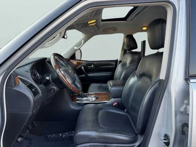 Infiniti QX80 photo 17