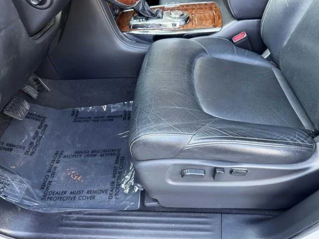 Infiniti QX80 photo 18