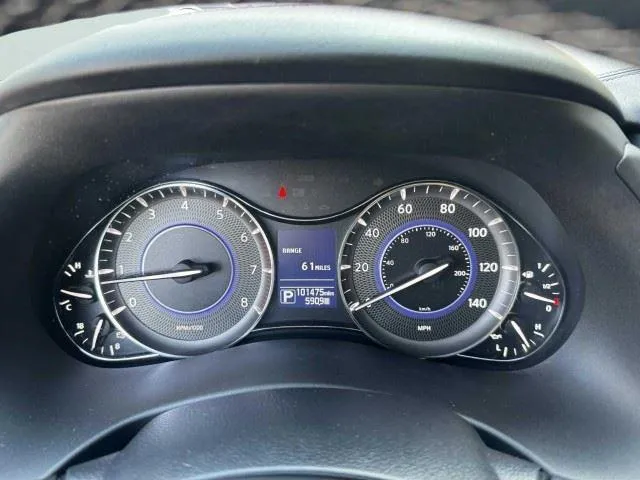 Infiniti QX80 photo 25