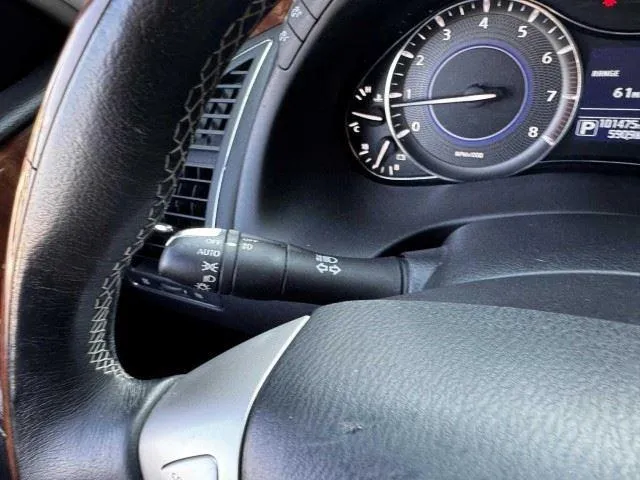 Infiniti QX80 photo 26