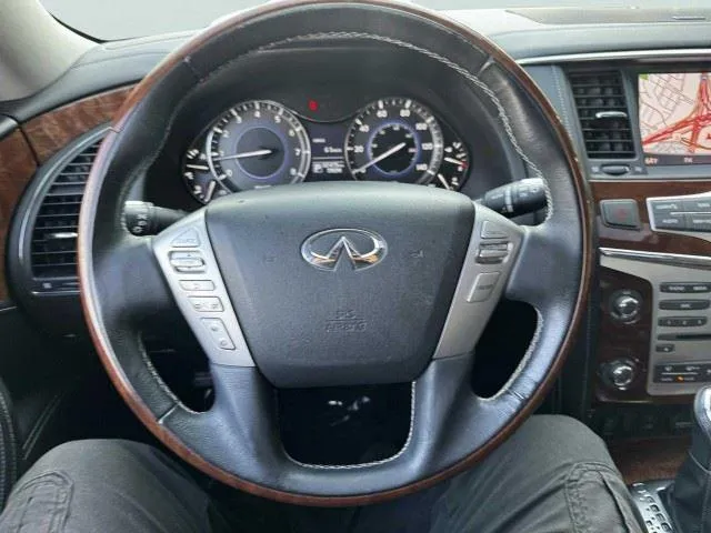 Infiniti QX80 photo 30