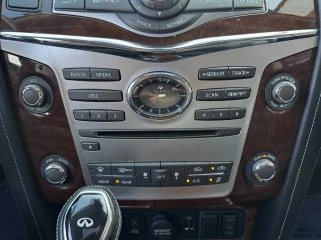 Infiniti QX80 photo 35