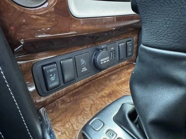 Infiniti QX80 photo 36