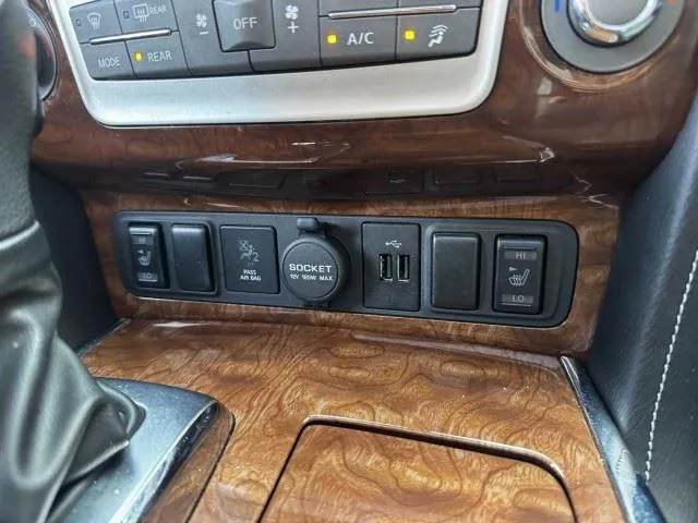 Infiniti QX80 photo 37